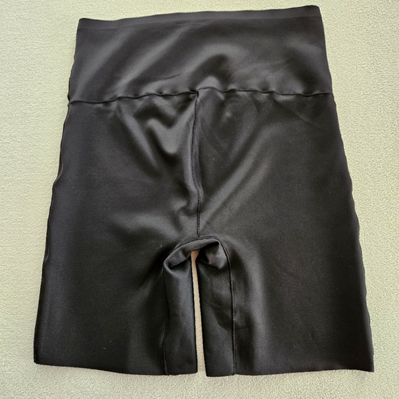 Juicy Couture Intimates Seamless High Waist Shaping Slip Short 1x Black Size XL - Picture 4 of 4